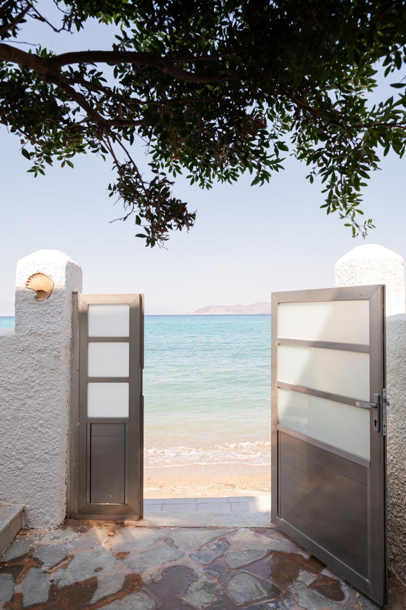 Beachfront Oasis *